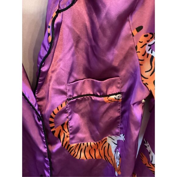 Nasty Gal Satin Purple Tiger Pajama PJ Top Sz 4 Button Up - Picture 3 of 8